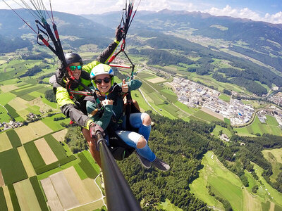 Volo in parapendio biposto con pilota sulle Dolomiti per 2 persone