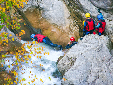 Tra divertimento e gusto in Svizzera: emozioni in canyoning e una degustazione di formaggi