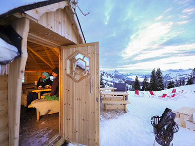 Besuch eines Iglu-Dorfes mit Fondue in Davos Klosters