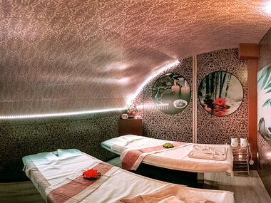 Parenthèse de relaxation thaï en duo : massage aux huiles chaudes et sauna à Paris