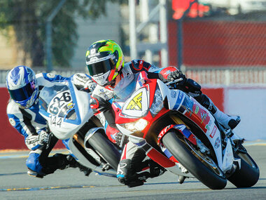 Einstiegsfahrt mit dem Motorrad oder Sportwagen auf der Rennstrecke von Magny-Cours