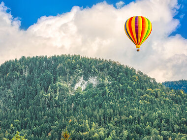 Vol en montgolfière au-dessus de la frontière suisse