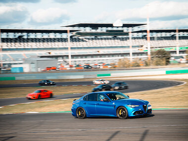 Basis-Fahrsicherheitstraining am Lausitzring, in Oschersleben oder Selm