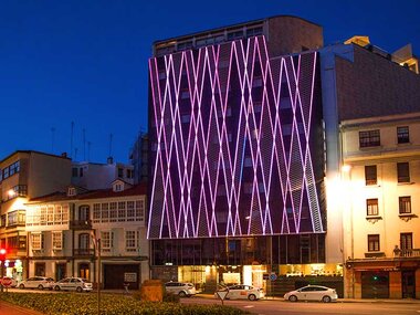 Escapada romántica en Galicia: 1 noche, desayuno en la cama y spa en el Hotel Plaza 4*